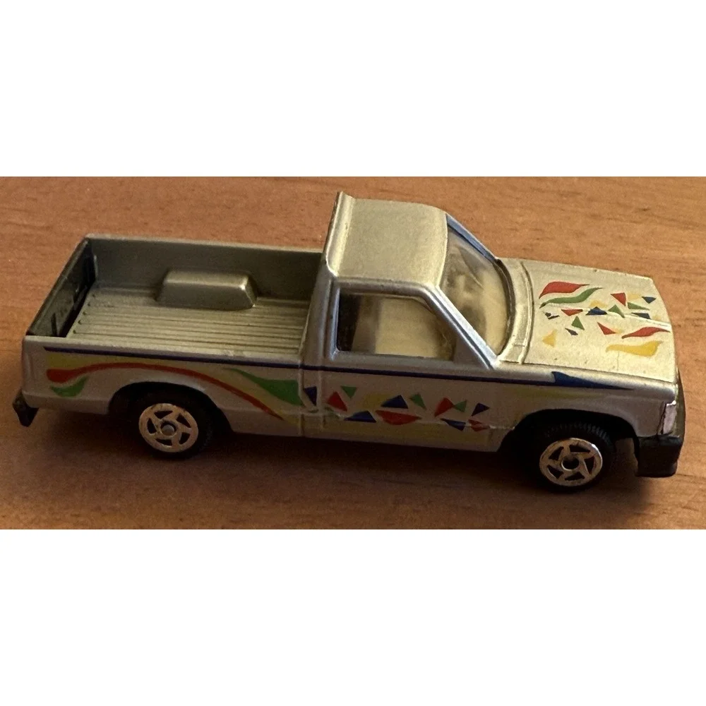 Vintage Chevrolet Diecast Pickup Truck‎ 1:43 Scale Model Toy